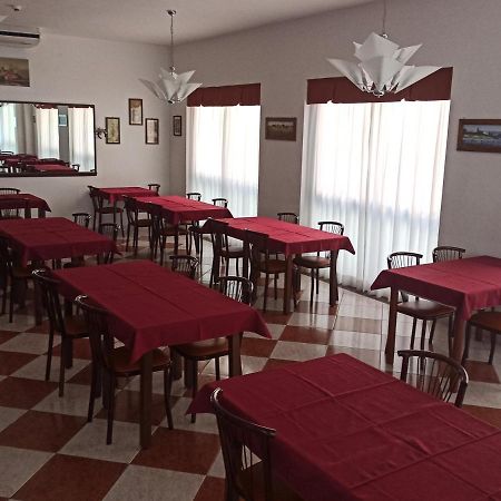בלריה-איגאה מרינה Hotel Danubio מראה חיצוני תמונה