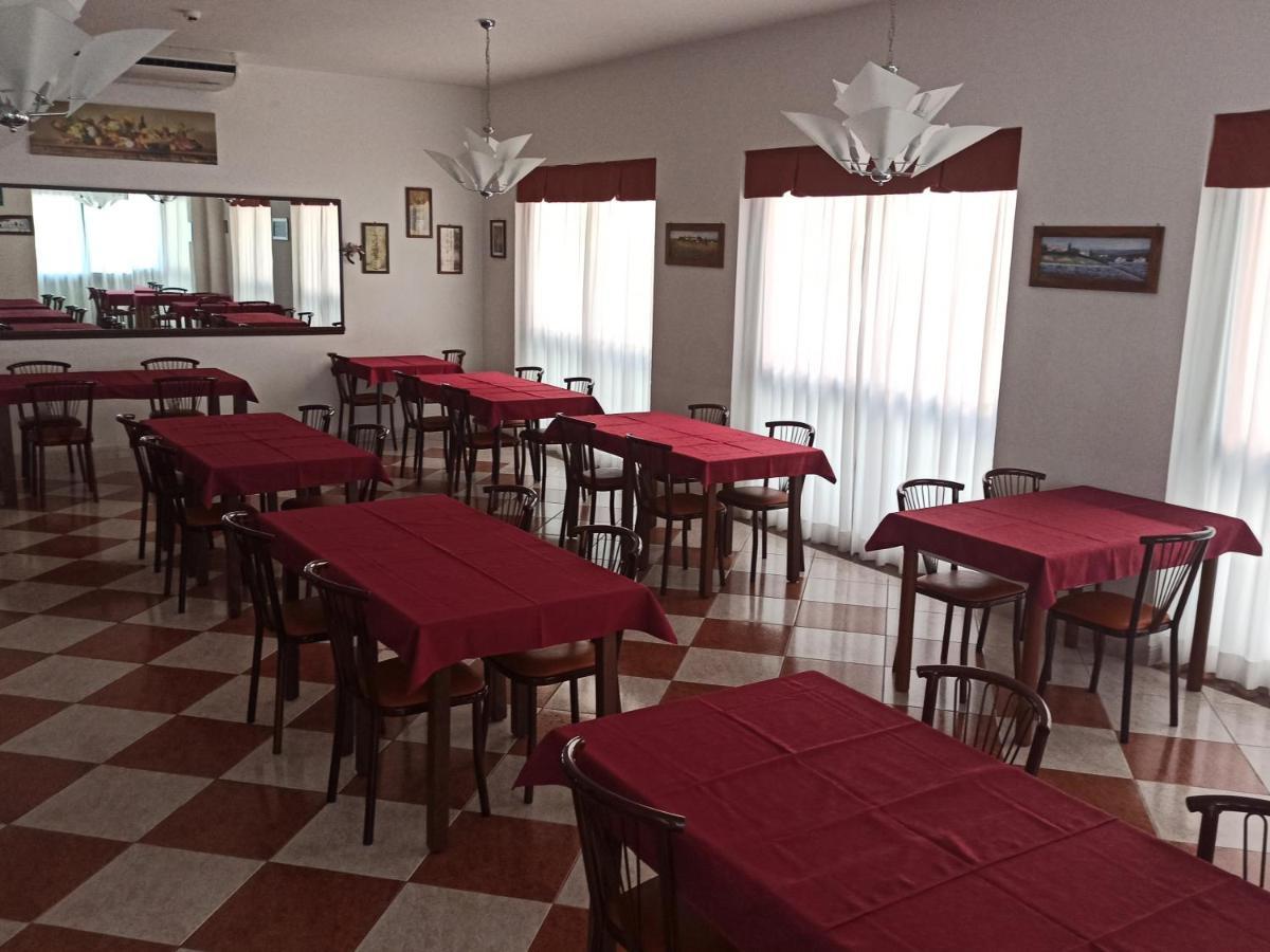 בלריה-איגאה מרינה Hotel Danubio מראה חיצוני תמונה
