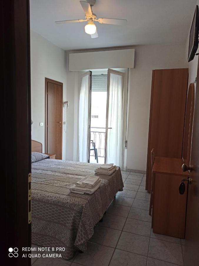 בלריה-איגאה מרינה Hotel Danubio מראה חיצוני תמונה